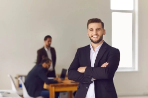 Poți fi avizat ca administrator dacă nu ai împlinit 21 de ani?